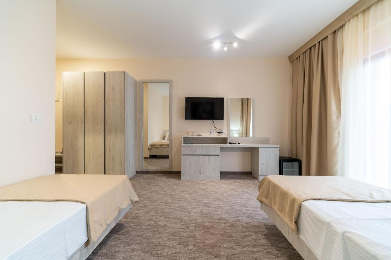 Hotel Rio Verde Pricelje Экстерьер фото