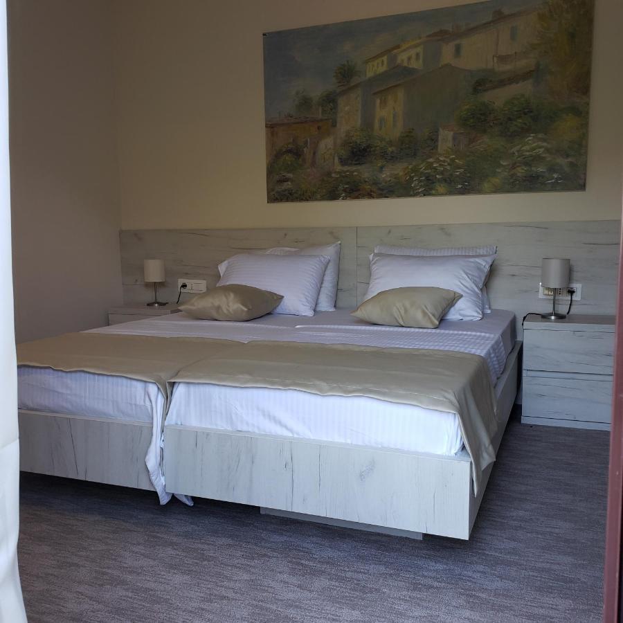 Hotel Rio Verde Pricelje Экстерьер фото