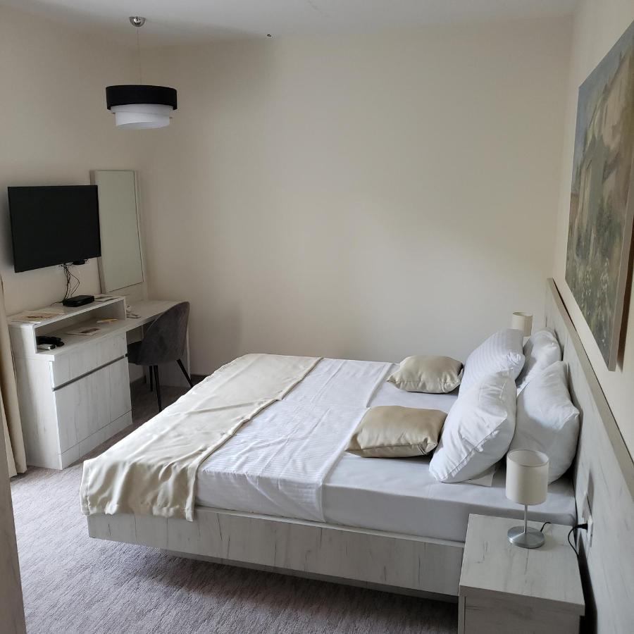 Hotel Rio Verde Pricelje Экстерьер фото